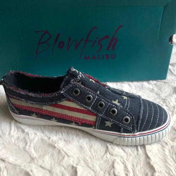 Blowfish Ladies Bettie Navy Star Print Slip on sneakers - Picture 3 of 10